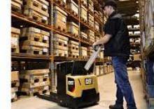Nízkozdvižné vozíky s plošinou pro řidiče Caterpillar NPF25N2