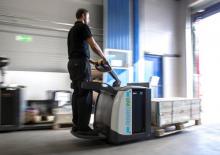 Nízkozdvižné vozíky s plošinou pro řidiče UniCarriers PLP 200