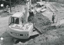 Pásová rypadla John Deere Construction 120