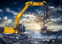 Pásová rypadla JCB 220X LR