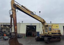 Pásová rypadla Caterpillar 235 C