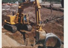 Pásová rypadla Caterpillar 245