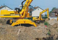 Pásová rypadla Liebherr 912