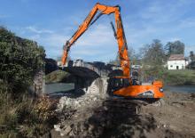Pásová rypadla Develon DX245DM-7