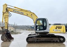 Pásová rypadla New Holland E215B