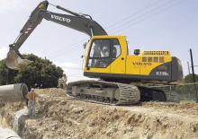 Pásová rypadla Volvo EC210B