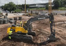 Pásová rypadla Volvo EC220ENL