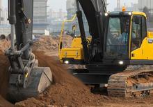 Pásová rypadla Volvo EC250DL