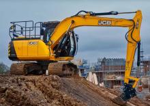 Pásová rypadla JCB JS131LC