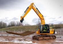 Pásová rypadla JCB JS180LC