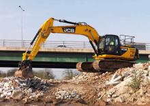 Pásová rypadla JCB JS220SC