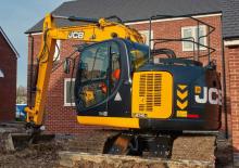 Pásová rypadla JCB JZ140