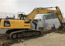 Pásová rypadla Komatsu PC200LC