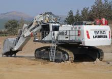 Pásová rypadla Liebherr R 9150