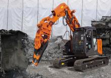Pásová rypadla Hitachi ZX 135 US-5