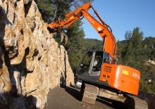 Pásová rypadla Hitachi ZX 225 USLC-3