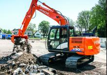Pásová rypadla Hitachi ZX130-6