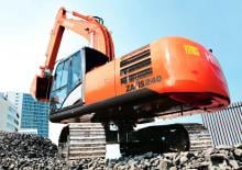 Manipulátory s materiálem Hitachi ZX240LC-5G