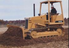 Pásové buldozery Caterpillar D 4 C