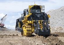 Pásové buldozery Komatsu D475A-8E0