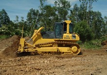 Pásové buldozery Komatsu D65WX-16