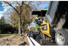 Pásové finišery Caterpillar AP555F