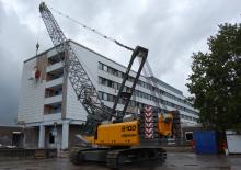 Pásové jeřáby s příhradovým výložníkem Sennebogen 6100E