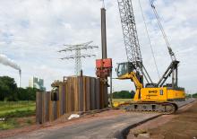 Pásové jeřáby s příhradovým výložníkem Sennebogen 640E