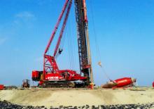 Pásové jeřáby s příhradovým výložníkem Hitachi CX 1100