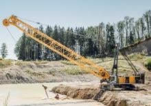 Pásové jeřáby s příhradovým výložníkem Liebherr HS 8200