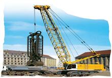 Pásové jeřáby s příhradovým výložníkem Liebherr HS 855 HD Litr.