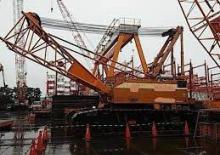 Pásové jeřáby s příhradovým výložníkem Hitachi KH 850-3