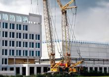 Pásové jeřáby s příhradovým výložníkem Liebherr LR 1160