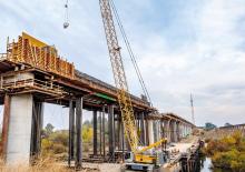 Pásové jeřáby s příhradovým výložníkem Liebherr LR 1160.1