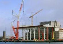 Pásové jeřáby s příhradovým výložníkem Liebherr LR 1750