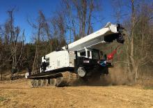 Pásové jeřáby s teleskopickým výložníkem Altec AC40-152S-TC