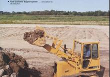 Pásové nakladače Caterpillar 935B