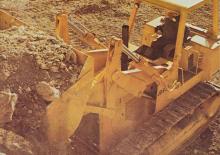 Pásové nakladače John Deere Construction JD850