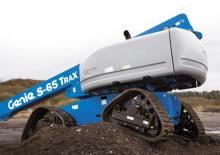 Pásové teleskopické pracovní plošiny Genie S-65 TraX