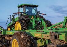 Pásové traktory John Deere 8RT 340