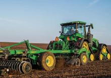 Pásové traktory John Deere 8RX 340
