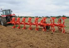 Pluhy Kuhn Multi-Leader 8 T