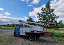 Autoplošiny s kloubovým výložníkem Bronto Skylift 14-2 T 1