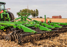Radličkové podmítače John Deere 2633VT