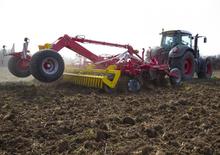 Radličkové podmítače Pöttinger Synkro 5030 T