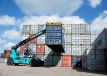 Reach stackery Konecranes 128 TC6