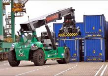 Reach stackery Konecranes SMV 4527 CB 5