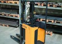 Regalové zakladače se sedadlem pro řidiče Actil Warehouse Trucks SA 1600