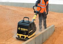 Reverzní vibrační desky Bomag BPR 45/45