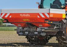 Rozmetadla průmyslových hnojiv Kubota DSX 2150 hydr 